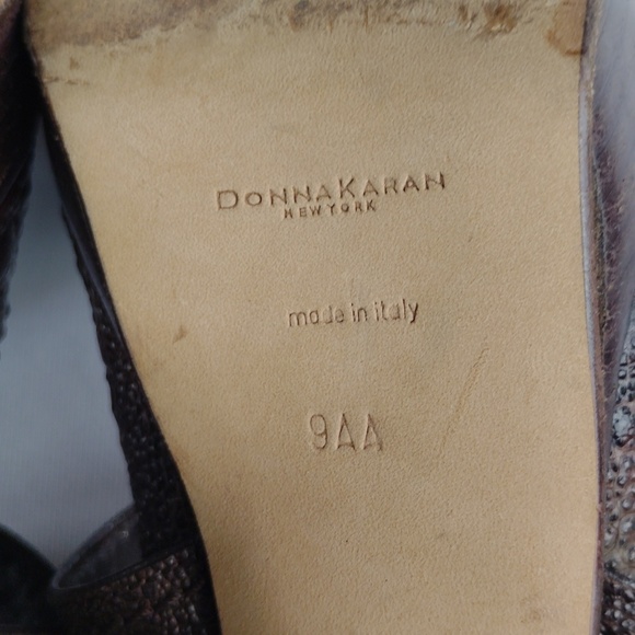 Donna Karan Collection Alligator Leather Women's Heels. - Picture 16 of 16